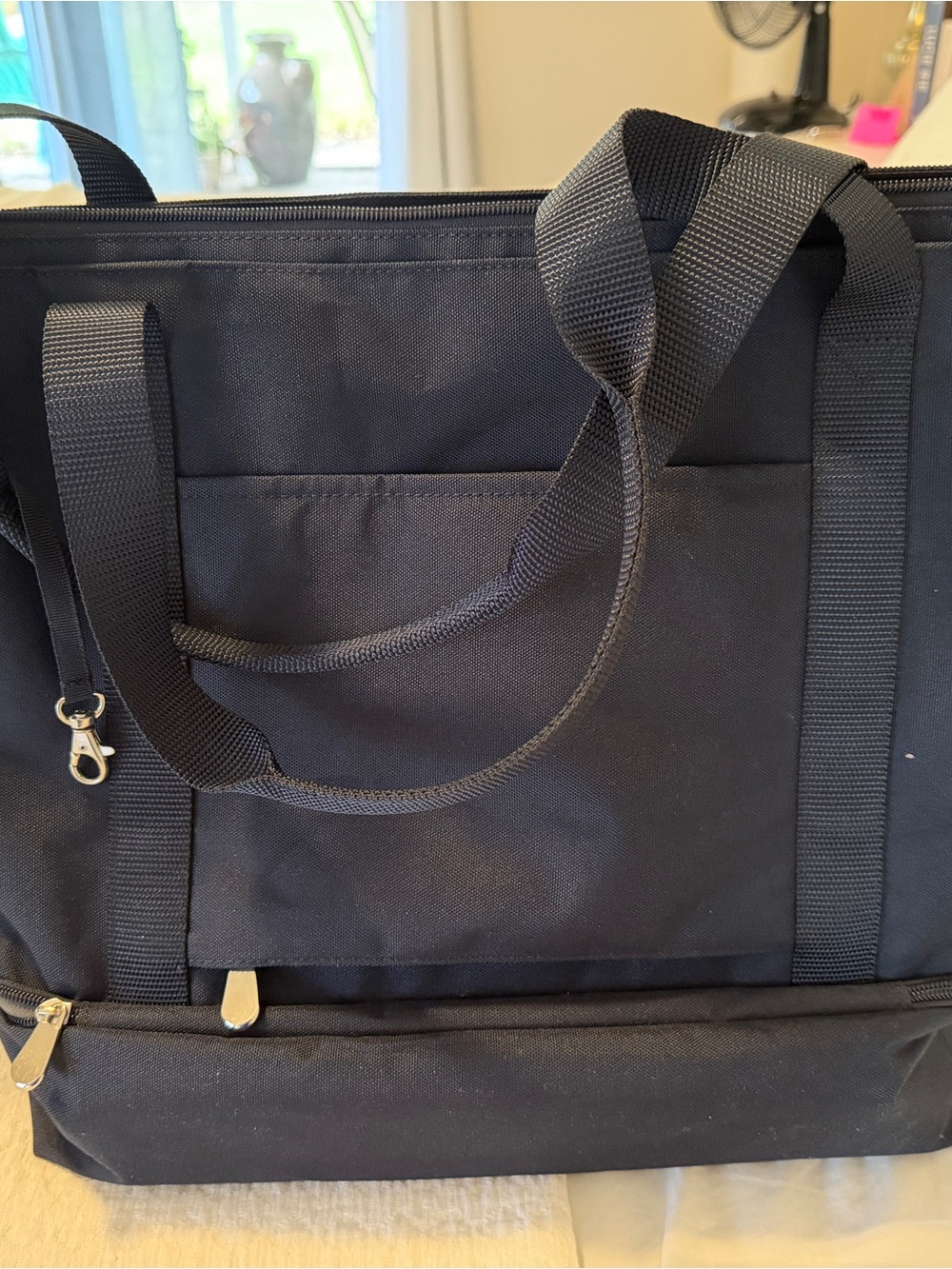Lo and Sons Navy Tote/overnight bag